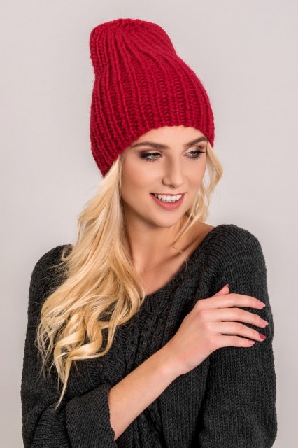 Czapka wełniana SOFFY czerwona Wełniana czerwona czapka ręcznie robiona na drutach SOFFY