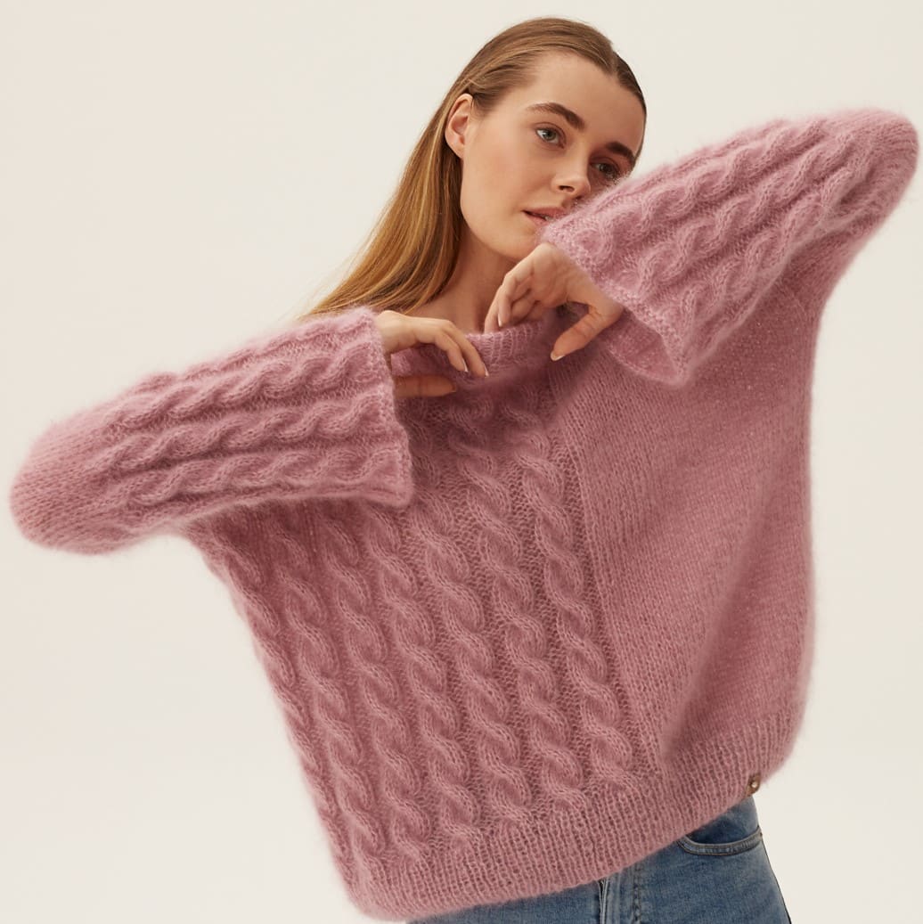 Sweter z moheru handmade CHILL TIME No 3 różowy Różowy sweter handmade z moheru CHILL TIME No 3 oversize