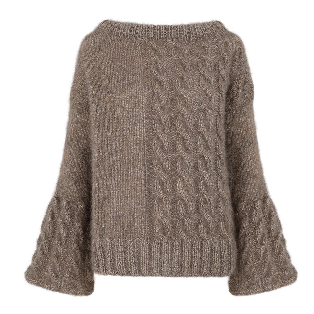 Brązowy sweter handmade z moheru z rozszerzanymi rękawami CHILL TIME No 3 - widok z przodu