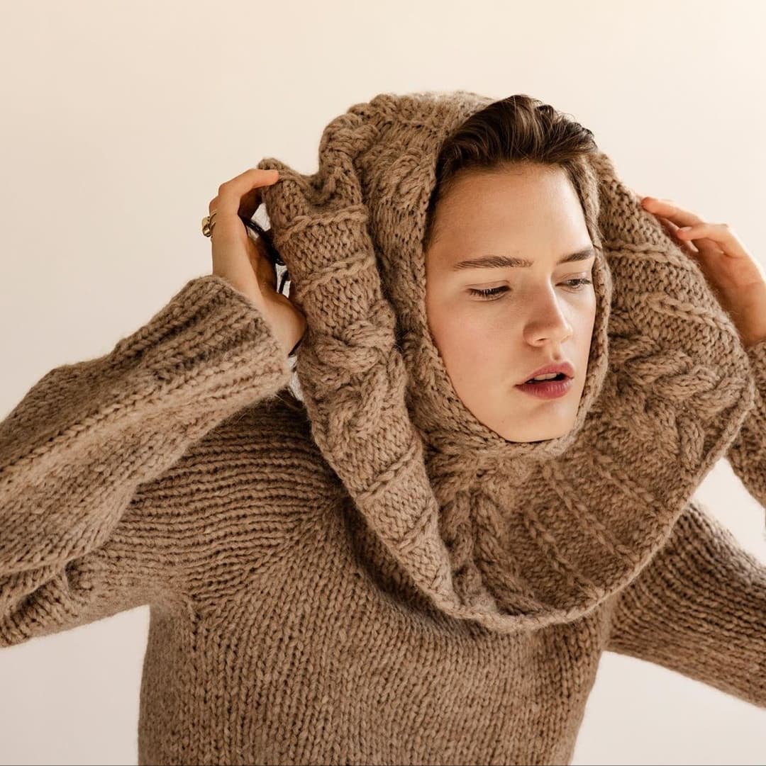 Sweter wełniany z kominem z kolekcji Aleksandry Suskiej