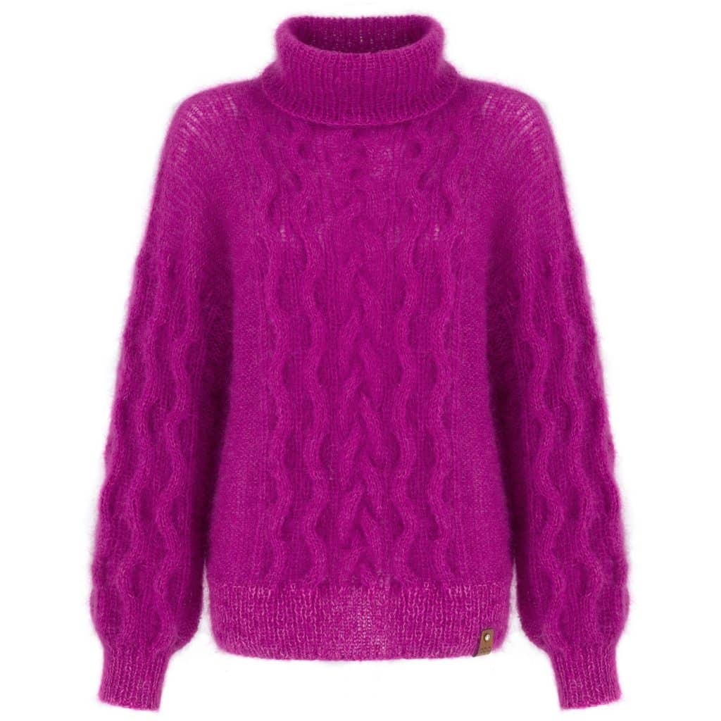 Ręcznie robiony na drutach wełniany golf ELEMENT TURTLENECK No 2 fuksja z bufiastymi rękawami - widok z przodu