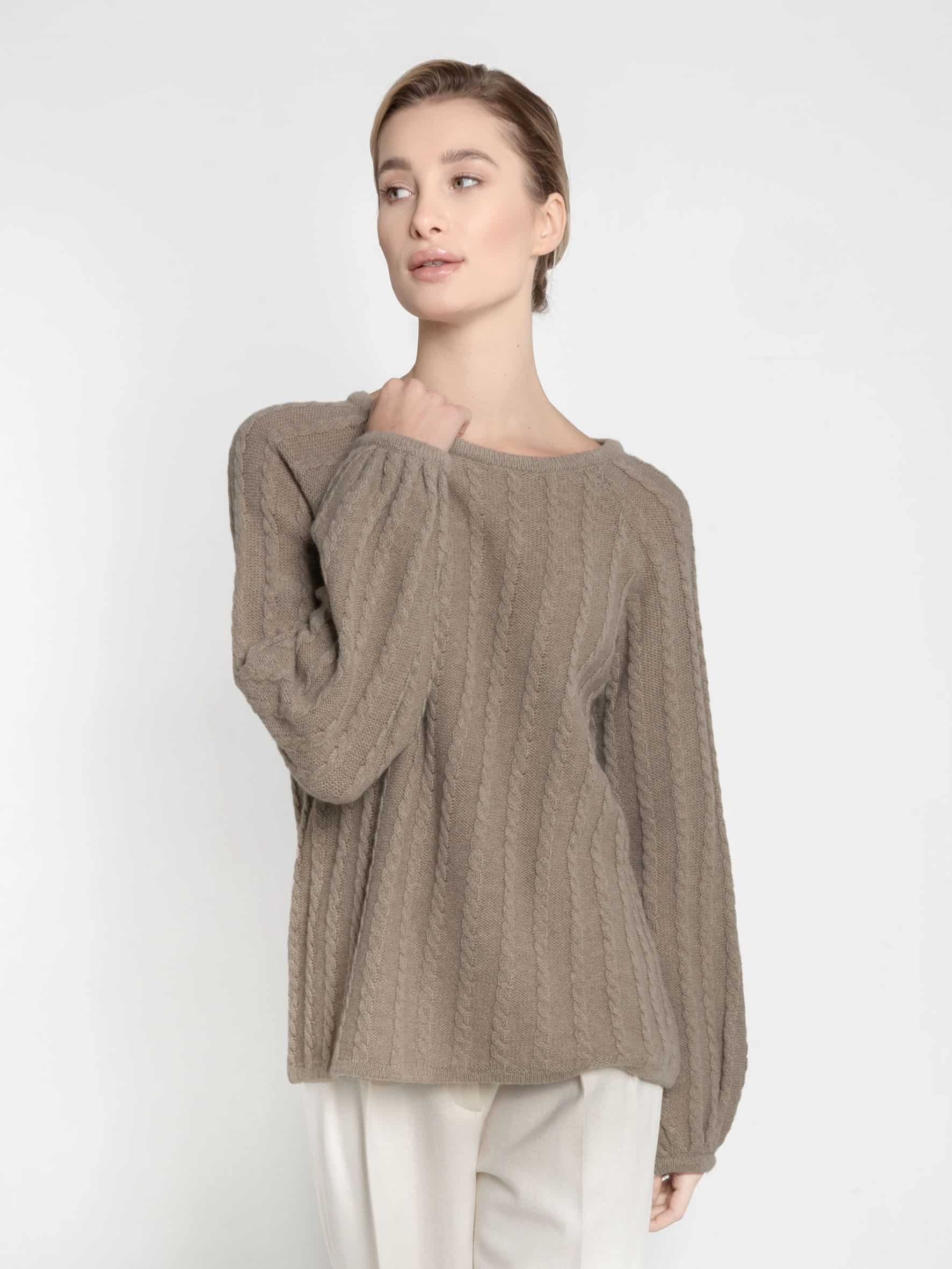 Sweter z wełny merynosa i kaszmiru - ESSENTIAL No 1 taupe Ręcznie robiony na drutach sweter z merynosa i kaszmiru ESSENTIAL No 1 taupe z bufiastymi rękawami