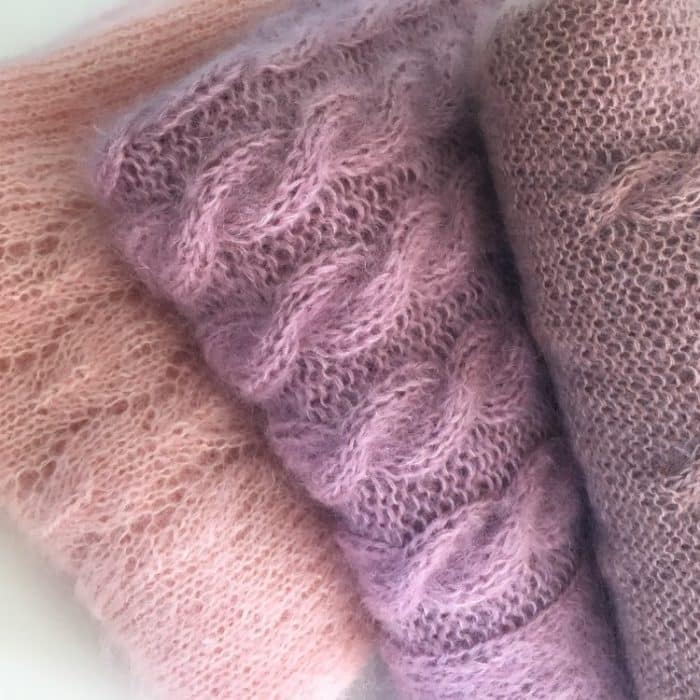 Swetry w odcieniach różu