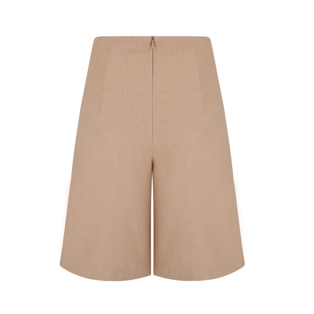 Beżowe szorty z kaszmiru i jedwabiu z tyłu