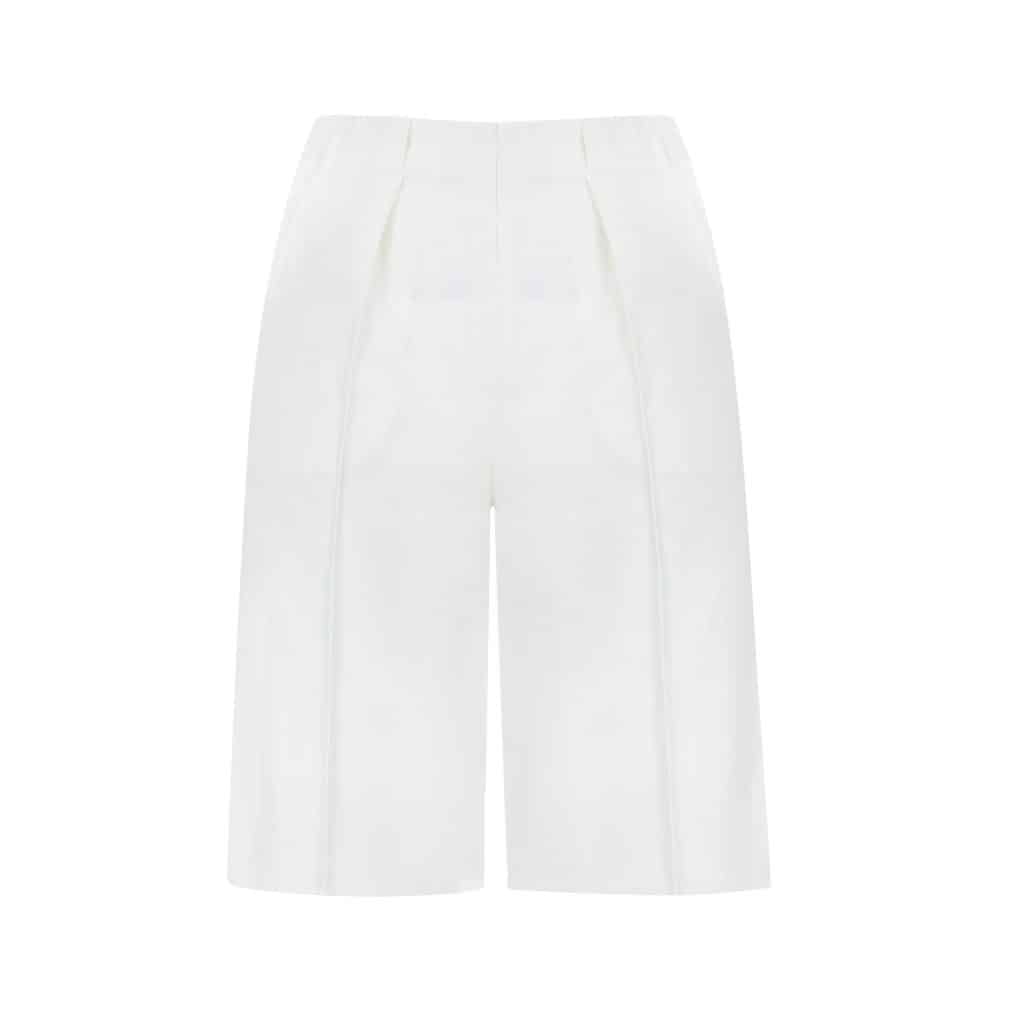 Białe wełniane szorty - widok przodu